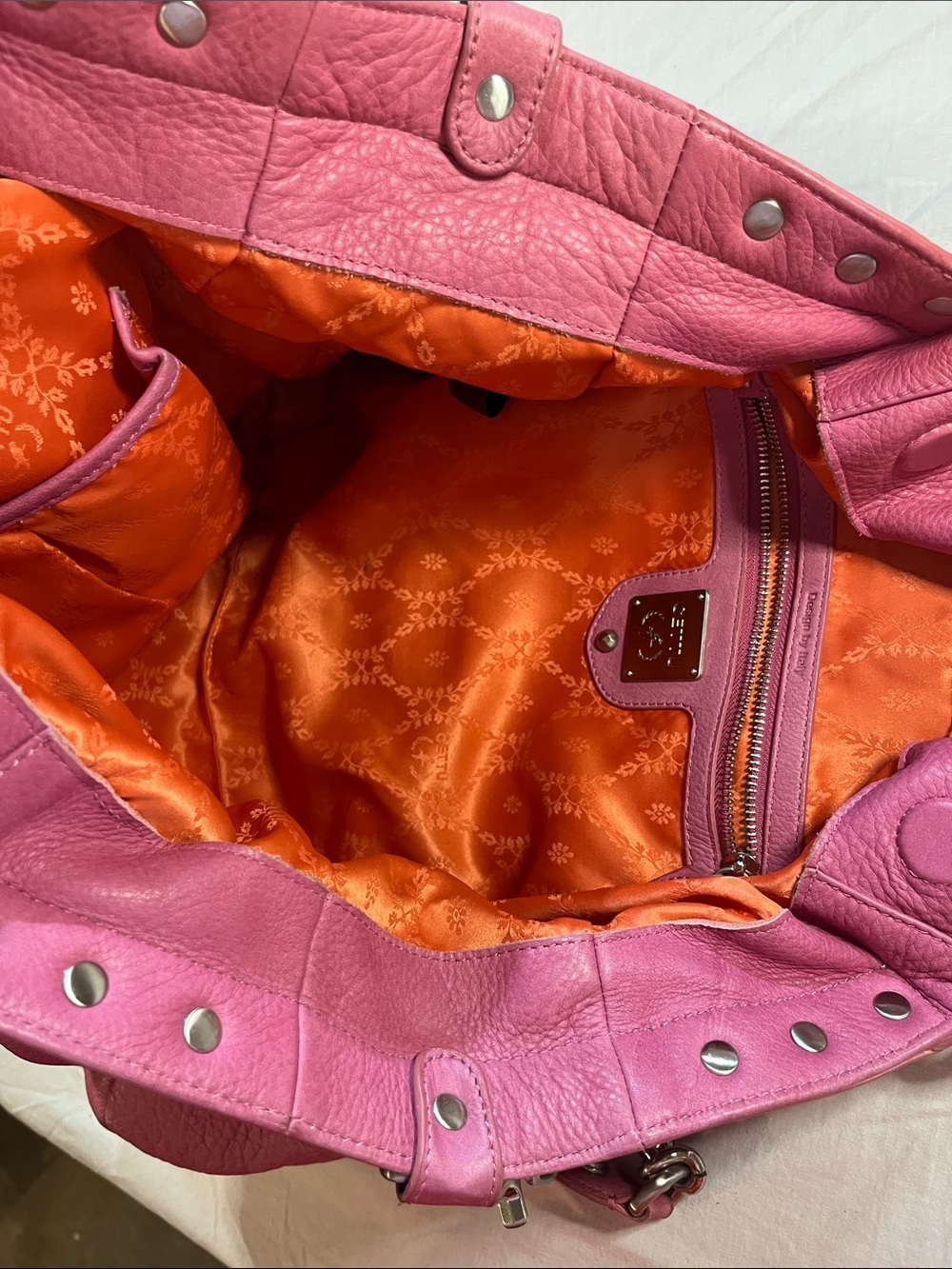 Vibrant CETTU Hot Pink Pebbled Leather Crest Hobo Bag Boho Barbiecore - Picture 7 of 11
